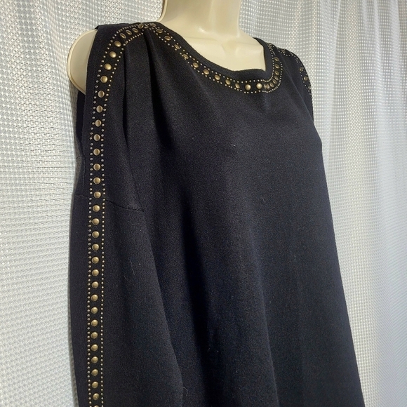 Westport Cold Shoulder Studded Black Knit Pop Over Sweater (XL) - Picture 4 of 11
